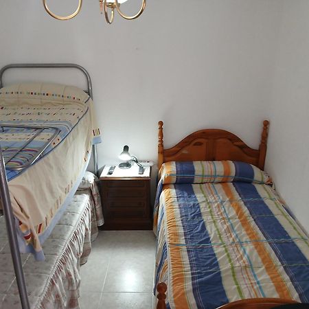 Habitacion Privada Triple Toledo Exterior foto