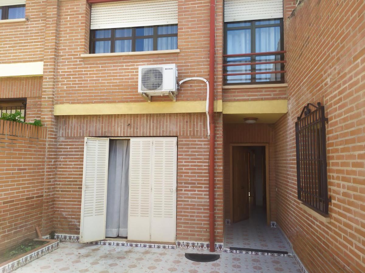 Habitacion Privada Triple Toledo Exterior foto