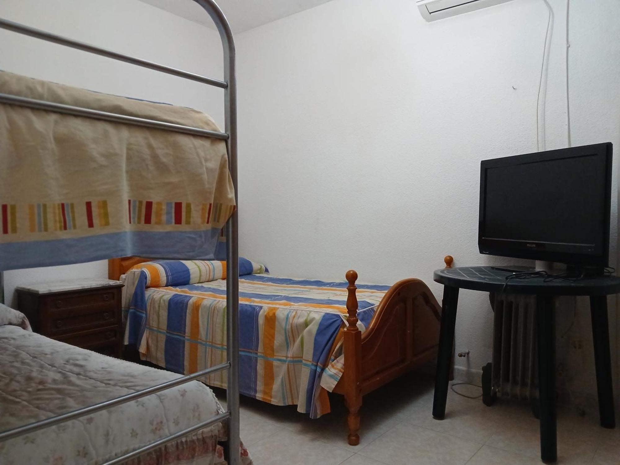 Habitacion Privada Triple Toledo Exterior foto