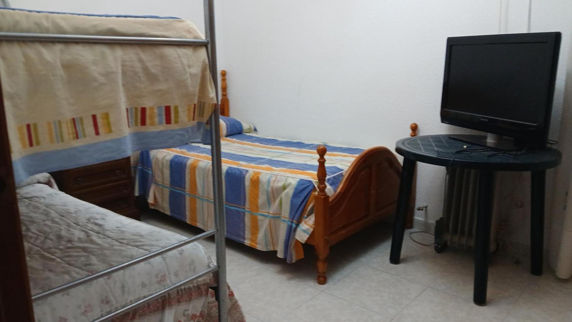 Habitacion Privada Triple Toledo Exterior foto