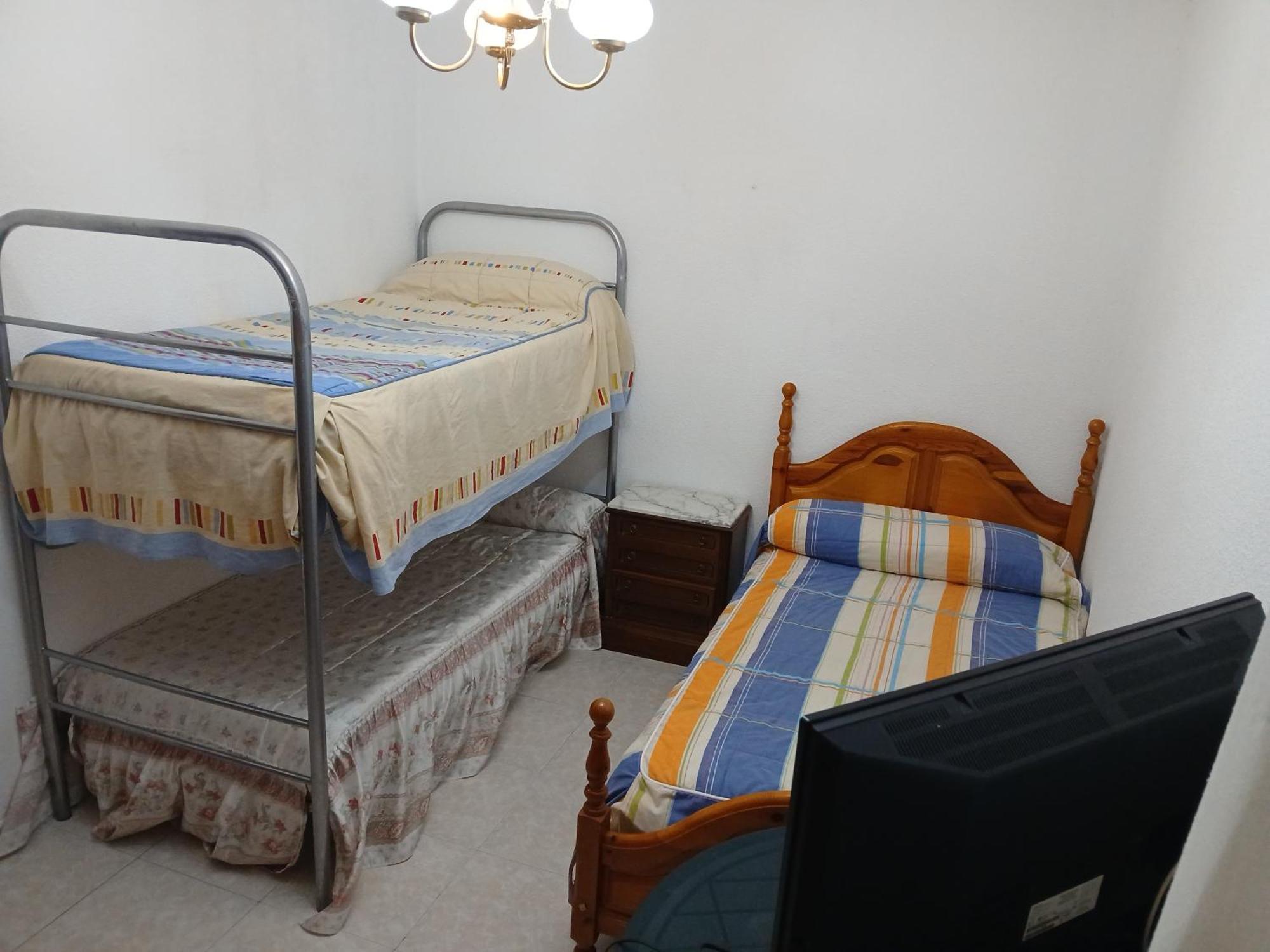 Habitacion Privada Triple Toledo Exterior foto