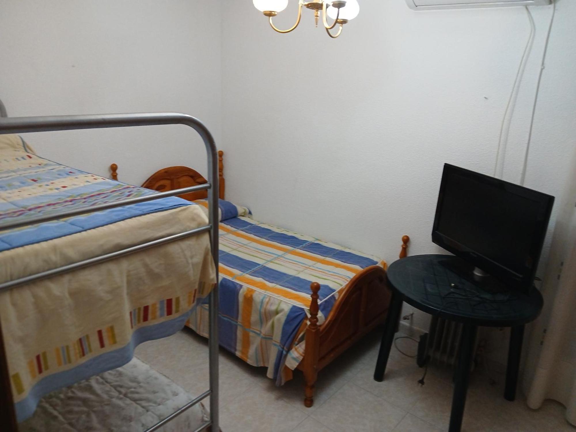 Habitacion Privada Triple Toledo Exterior foto