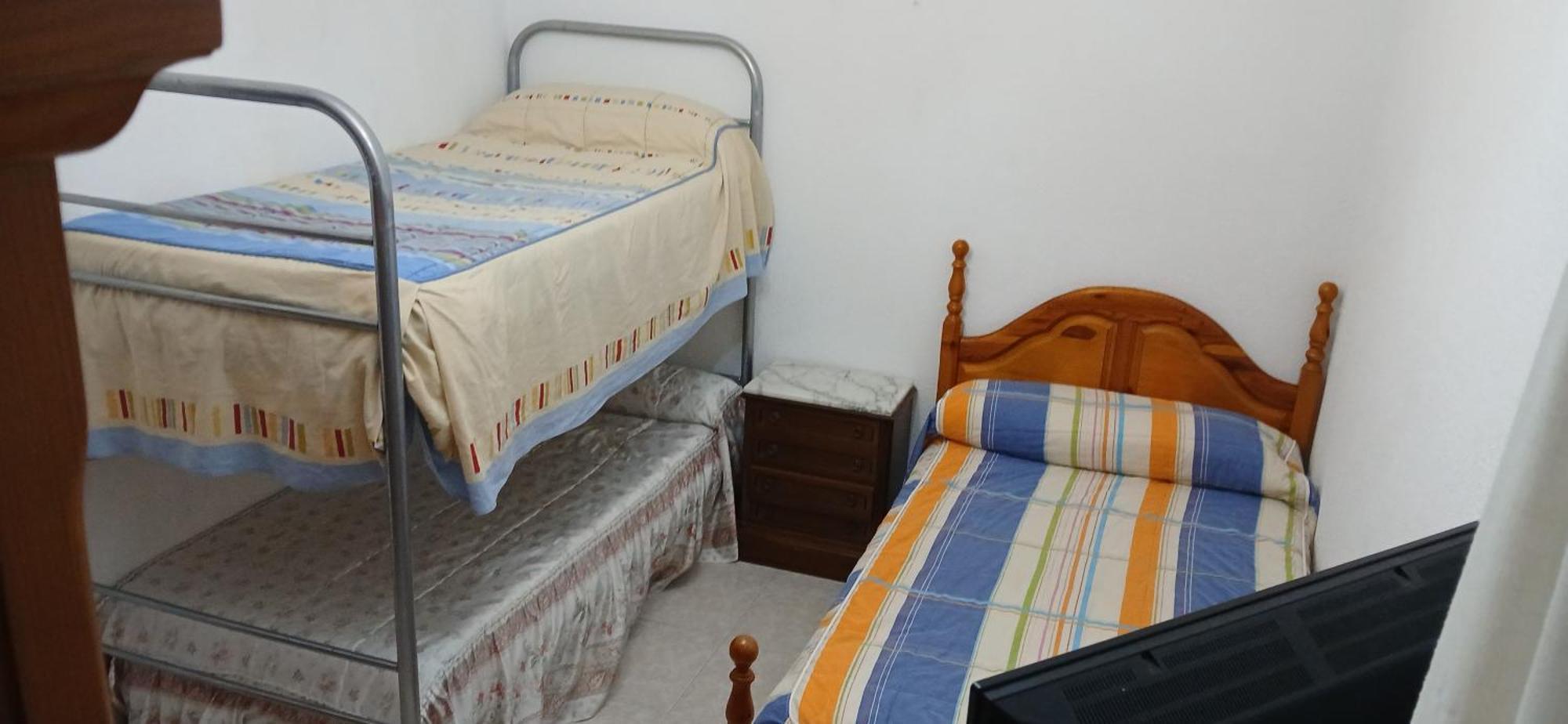 Habitacion Privada Triple Toledo Exterior foto