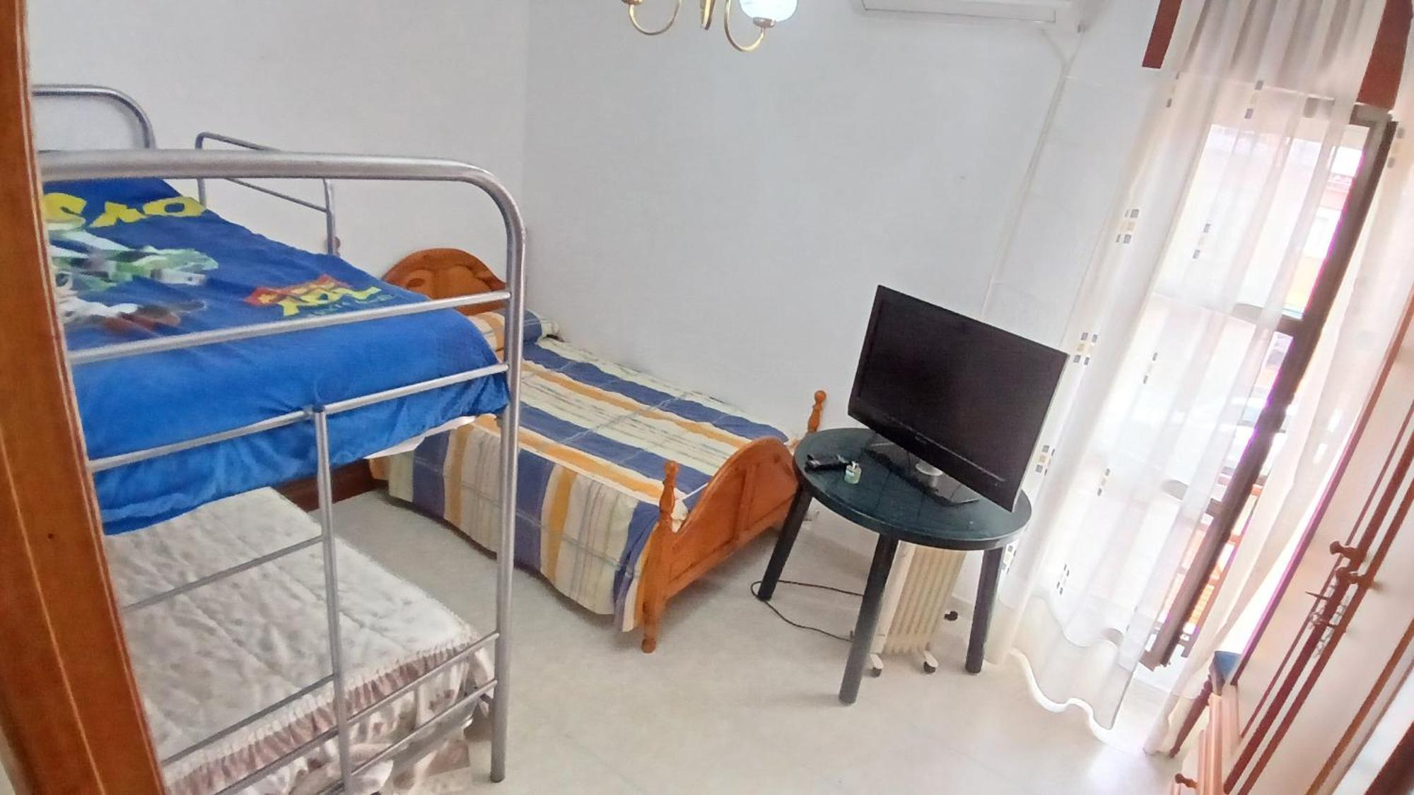 Habitacion Privada Triple Toledo Exterior foto