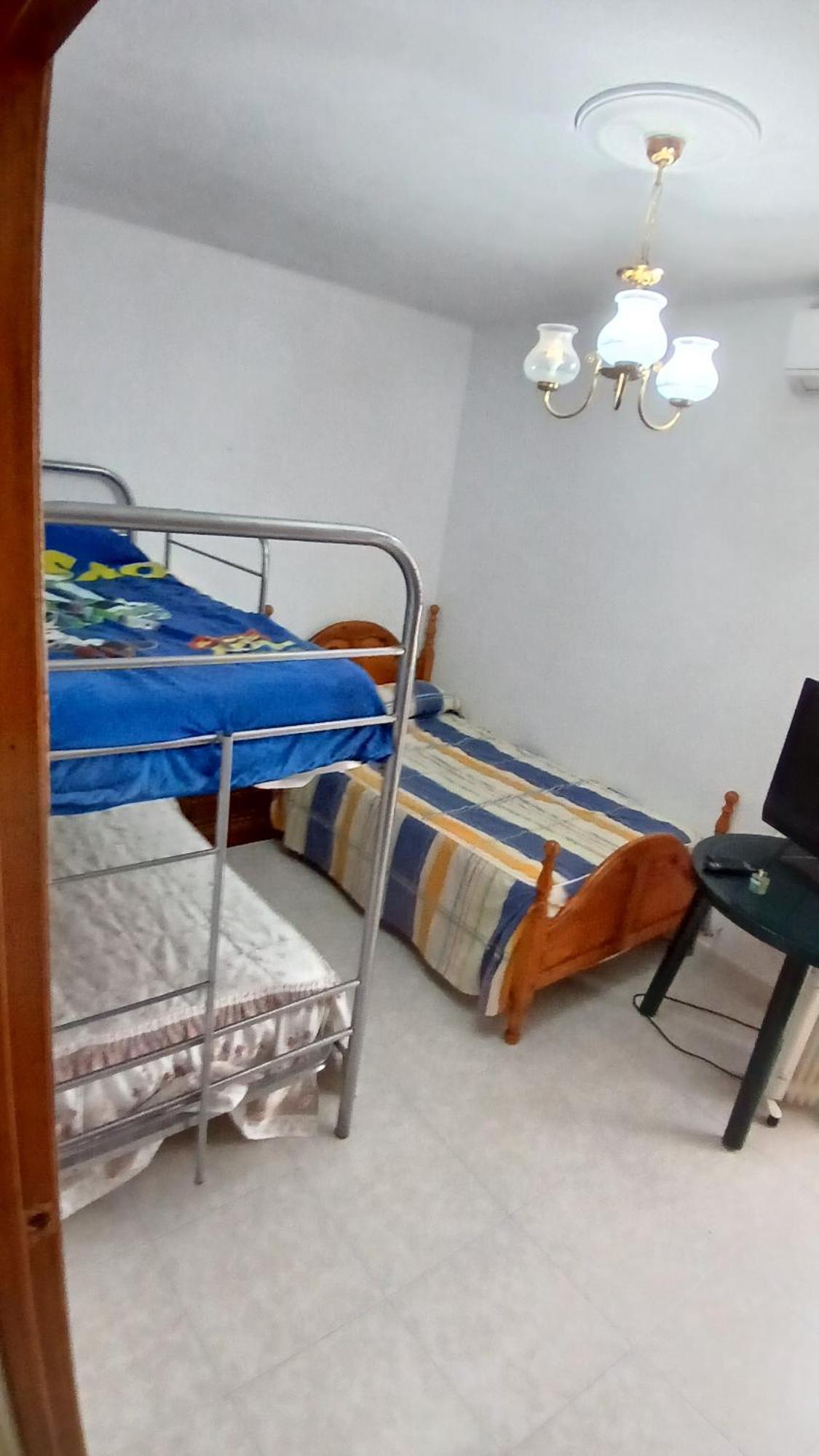 Habitacion Privada Triple Toledo Exterior foto