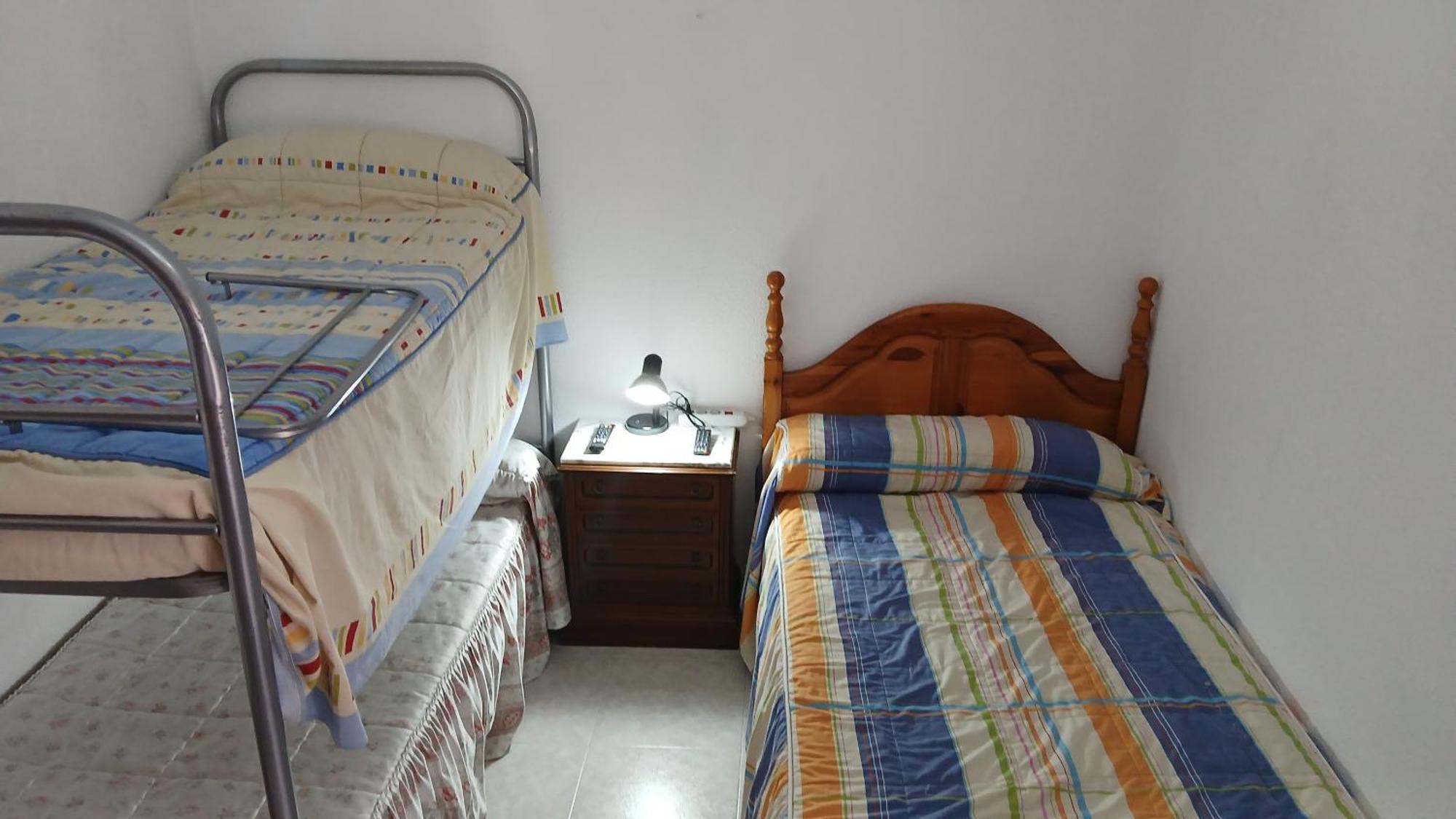 Habitacion Privada Triple Toledo Exterior foto
