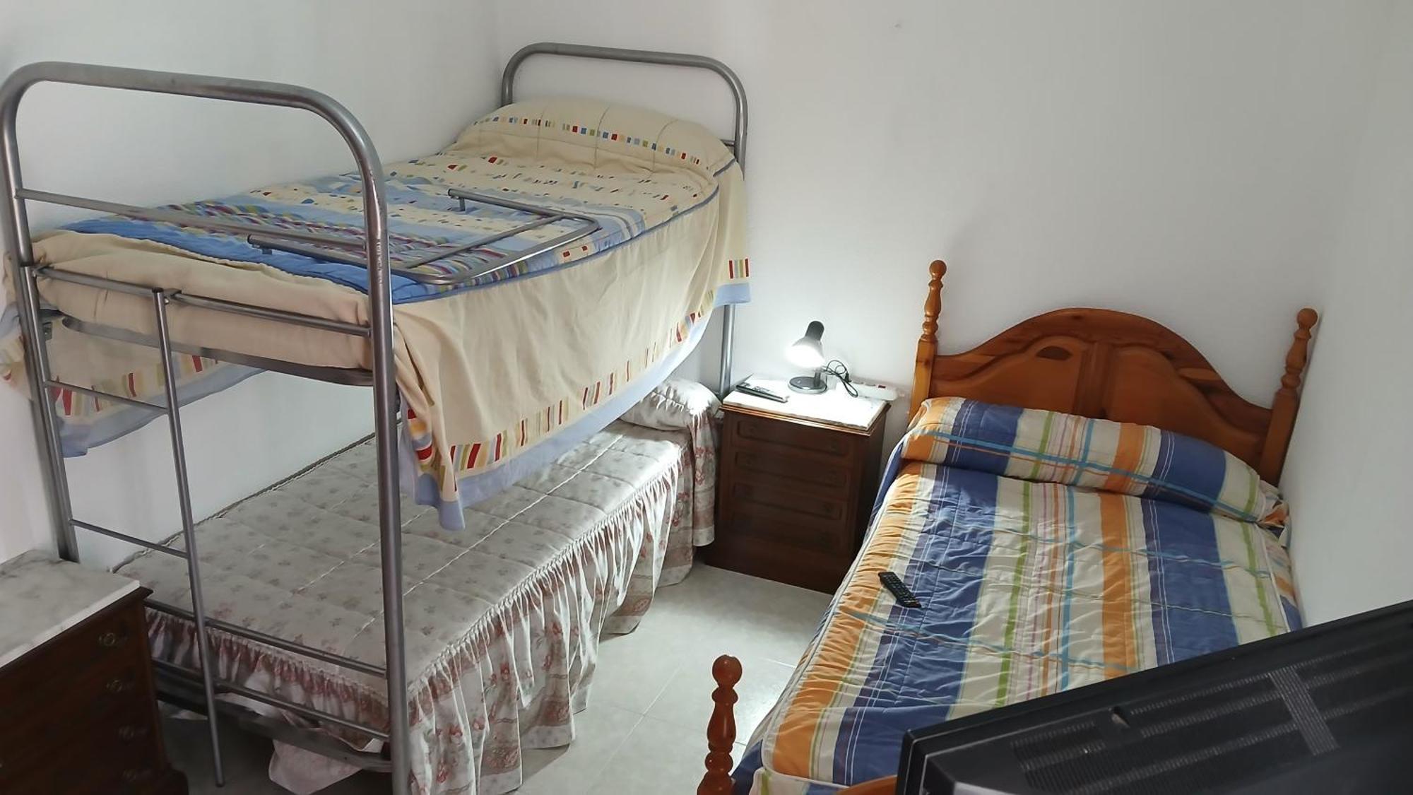 Habitacion Privada Triple Toledo Exterior foto