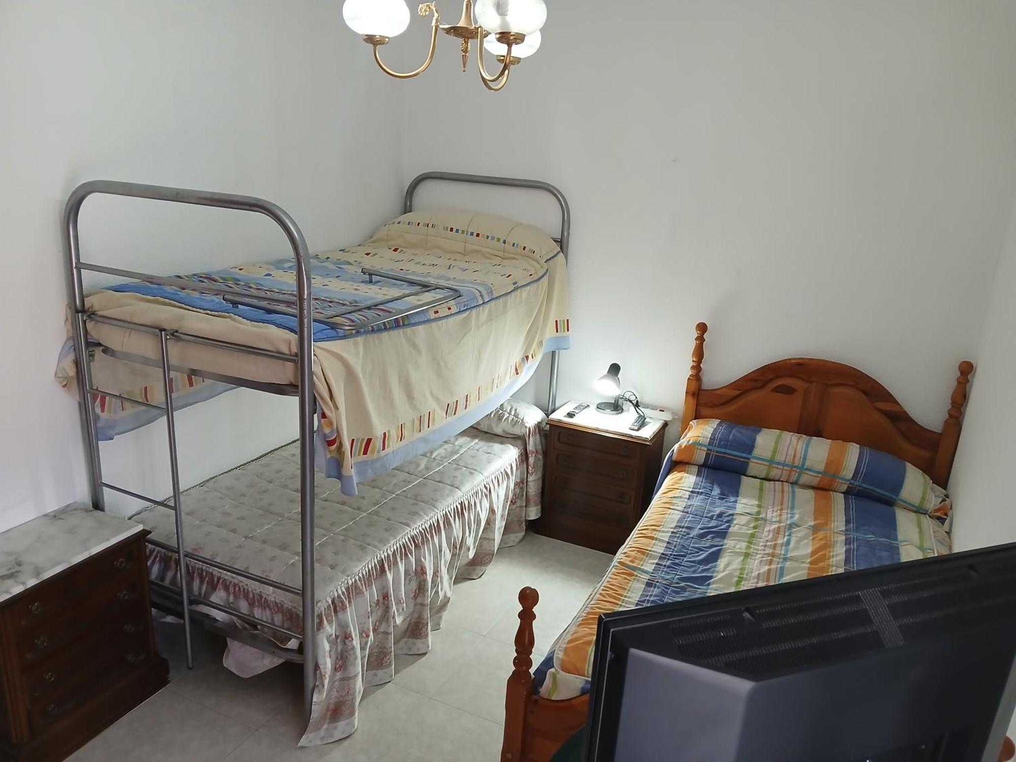 Habitacion Privada Triple Toledo Exterior foto